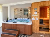 Casă deosebită cu piscină, saună și jacuzzi, panoramă 