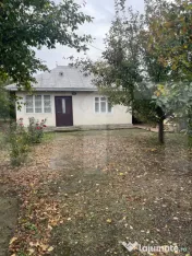 Casă cu teren și anexe de vânzare în Dorohoi – Progres 