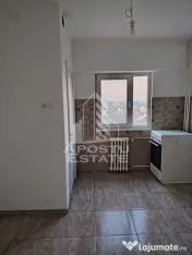Apartament cu 3 camere, 2 bai,2 balcoane, etaj intermediar,Iuliu Maniu 