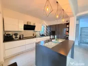 Duplex de vanzare, 4 dormitoare si 3 bai, Dumbravita 