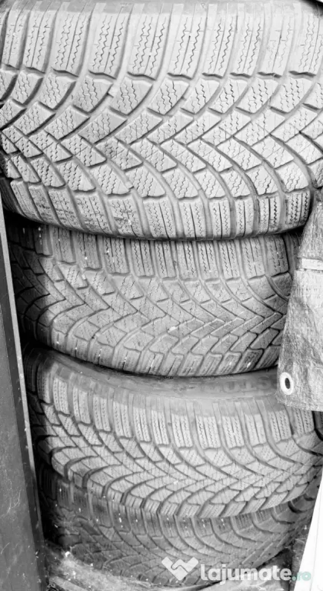 Set 4 Anvelope iarna Bridgestone 225/50 R 18
