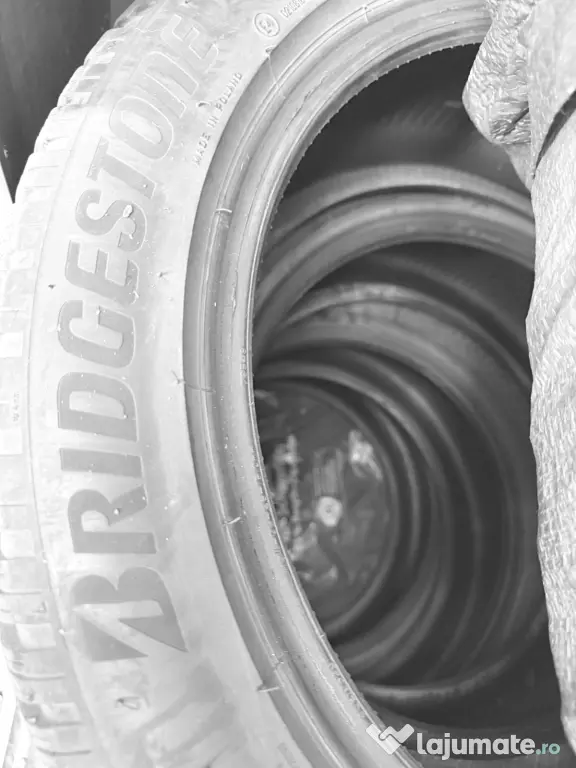 Set 4 Anvelope iarna Bridgestone 225/50 R 18