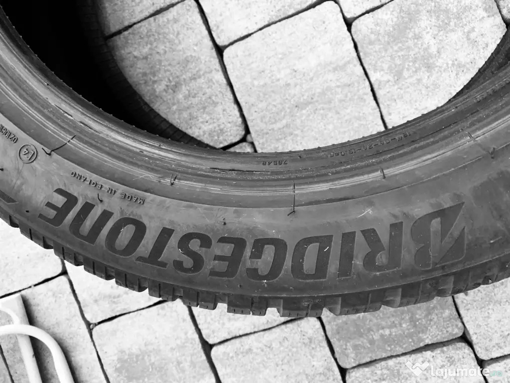 Set 4 Anvelope iarna Bridgestone 225/50 R 18