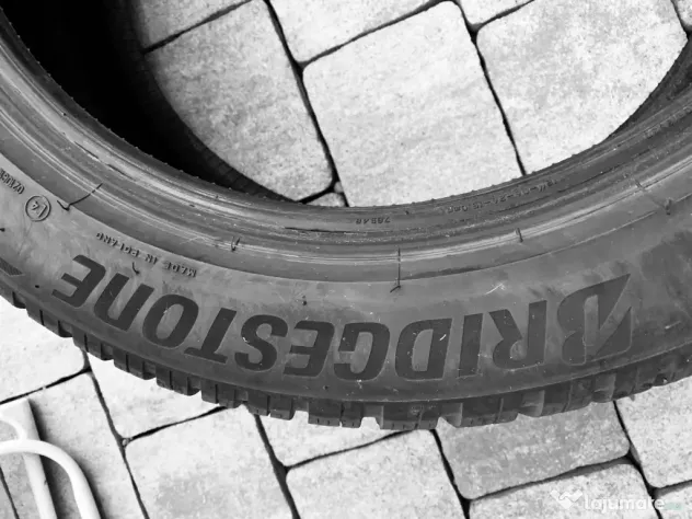 Set 4 Anvelope iarna Bridgestone 225/50 R 18