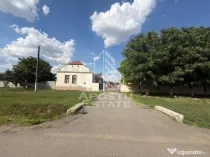 Casa de vanzare in Sandra, 5755 mp, teren, acoperis nou