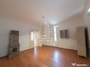 Casa de vanzare in Sandra, 5755 mp, teren, acoperis nou 