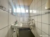 Casa individuala cu spatii comerciale - Zona Parneava spre Alfa 