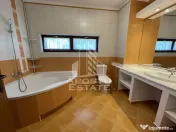 Casa de inchiriat, 4 dormitoare, 3 bai, garaj, curte, zona Lipovei. 