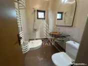 Casa de inchiriat, 4 dormitoare, 3 bai, garaj, curte, zona Lipovei. 
