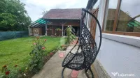 Casa individuala cu 6 camere,2 bai,teren de 1017 mp Pischia Central