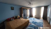 Casa individuala cu 6 camere,2 bai,teren de 1017 mp Pischia Central 