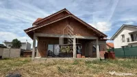 Casa la rosu de vanzare, aproape de Timisoara