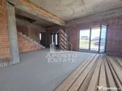 Casa la rosu de vanzare, aproape de Timisoara