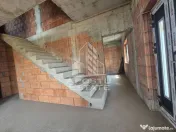 Casa la rosu de vanzare, aproape de Timisoara