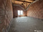 Casa la rosu de vanzare, aproape de Timisoara