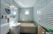 Apartament cu 3 camere, zona Fortuna, Arad 