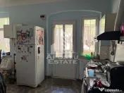 Două case de vânzare în aceeași curte zona Maria