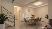 Duplex cu 3 dormitoare, terasa si curte – Dumbravita 