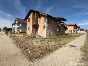 Casa individuala de vanzare la rosu Giarmata 