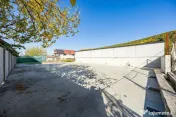 Casă 4 camere, garaj, foișor, grajd, 6000mp teren lângă padure 