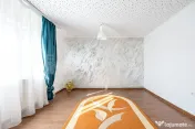 Casă 4 camere, garaj, foișor, grajd, 6000mp teren lângă padure 