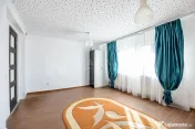 Casă 4 camere, garaj, foișor, grajd, 6000mp teren lângă padure 