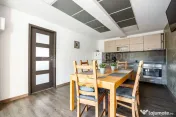 Casă 4 camere, garaj, foișor, grajd, 6000mp teren lângă padure 