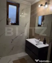 Casă de vânzare, 360 mp, zona Sud-Vest 