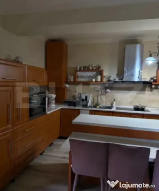 Casă de vânzare, 360 mp, zona Sud-Vest - Bistrita (Bistrita-Nasaud)