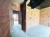 Duplex despartit prin camera tehnica- 4 camere si 2 bai - Mo