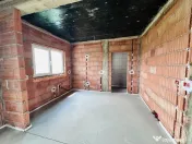 Duplex despartit prin camera tehnica- 4 camere si 2 bai - Mo