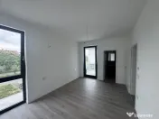 Duplex modern P+1 cu 4 camere, 3 bai – Mosnita Noua 