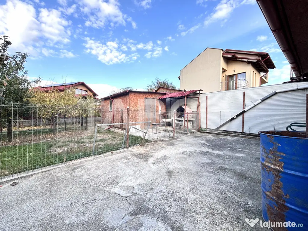 Casa individuala de vanzare cu teren de 929 mp front de 44 m - Cluj-Napoca (Cluj)