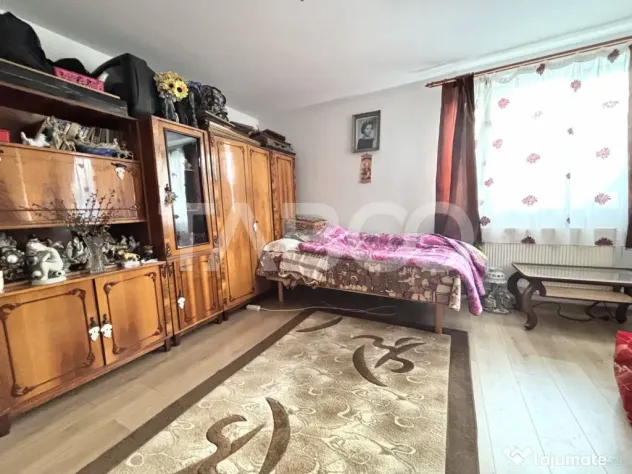 Casa individuala de vanzare cu teren de 929 mp front de 44 m - Cluj-Napoca (Cluj)