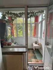 Apartament 2 camere, mobilat și utilat, centrala, Et. 2 – 