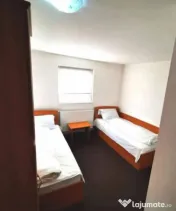 Cabana 10 camere, 4 nivele, Straja, Hunedoara, pretabil inve
