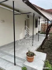 Casa curte comuna , 2 camere in Parneava