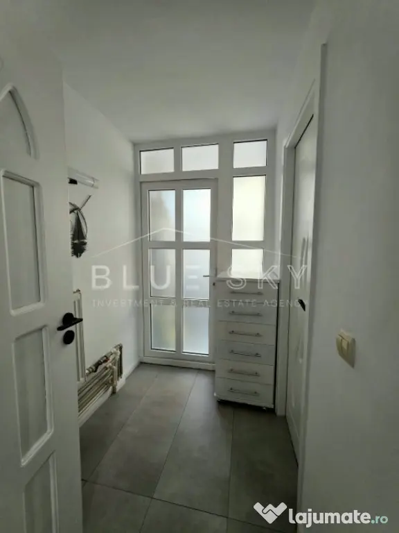 Apartament 3 camere în vilă, cu terasă proprie și loc de - Constanta (Constanta)