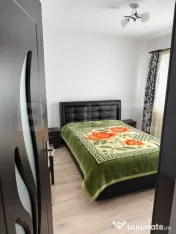 Apartament cu 2 camere, mobilat, cu parcare și centrală pr 