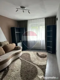 Apartament cu 2 camere de închiriat – zonă ultracentrală