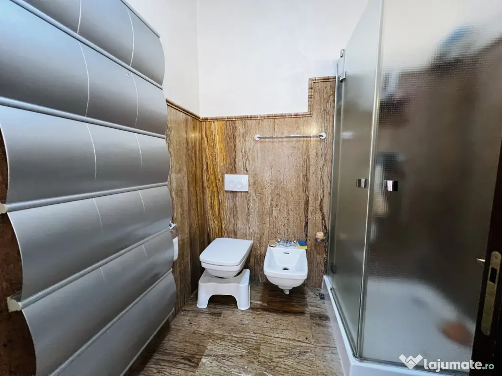 Vila cu 7 camere si piscina exterioara - Dumbravita - zona D - Dumbravita (Timis)