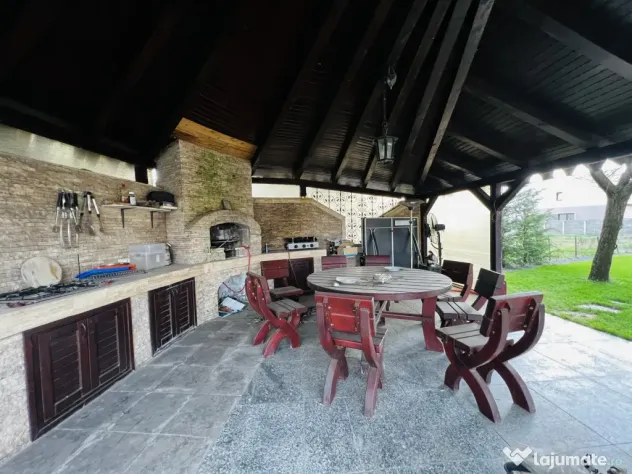 Vila cu 7 camere si piscina exterioara - Dumbravita - zona D - Dumbravita (Timis)