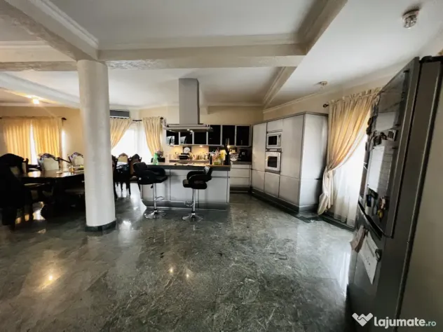 Vila cu 7 camere si piscina exterioara - Dumbravita - zona D - Dumbravita (Timis)