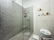 Apartament 3 camere, decomandat, etaj 1, 2 locuri de parcare 