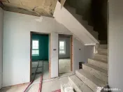 Duplex 4 camere despartit prin camera tehnica Calea Medves M 