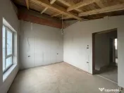 Duplex 4 camere despartit prin camera tehnica Calea Medves M 