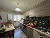 Apartament 4 camere, decomandat, etajul 1, 2 bai, zona Steau