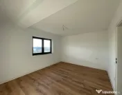 Duplex despartit prin camera tehnica finisaje premium Mosni 