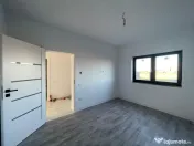 Duplex despartit prin camera tehnica finisaje premium Mosni 