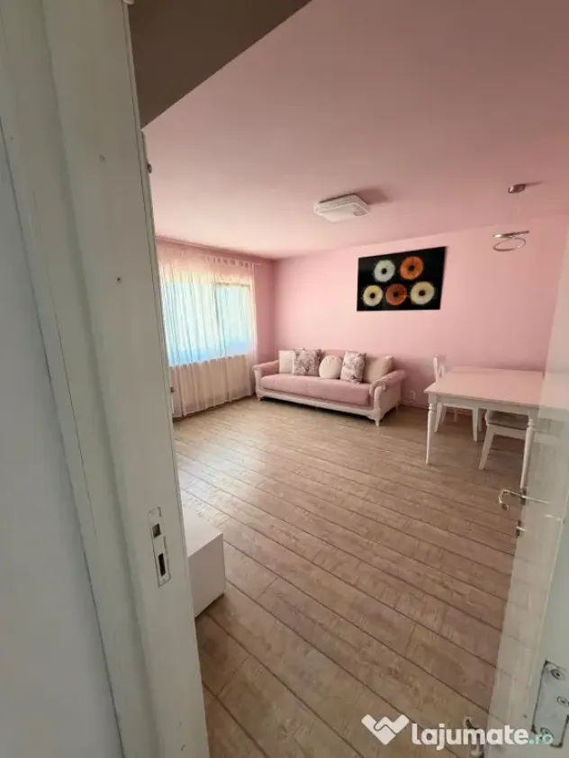 Codlea | 3 camere, 82 mp, 2 băi | Curte comuna | Renovat | Proprietar Comision 0